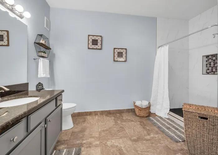 Comfy With Heated Pool And Gym * Phoenix