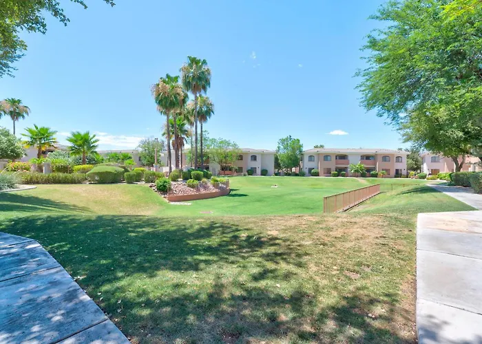 Comfy With Heated Pool And Gym Phoenix
